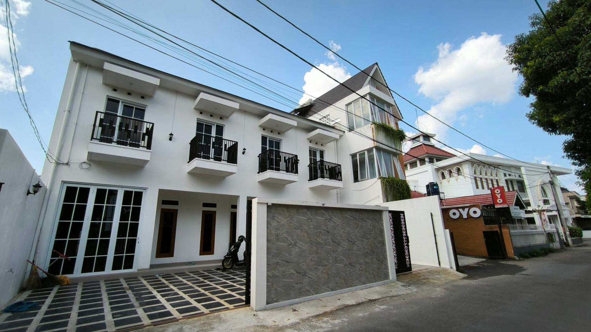 House Of Bedjo Powered By Cocotel Γιογκιακάρτα Εξωτερικό φωτογραφία